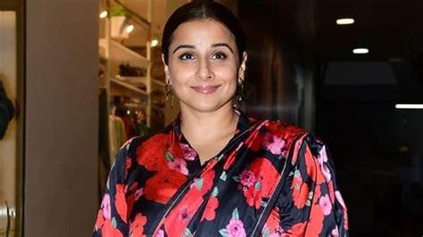  Vidya Balan Sjunger Bollywood Klassiker På Gröna Lund - En KonsertFylld Med Emotion Och Nostalgia!